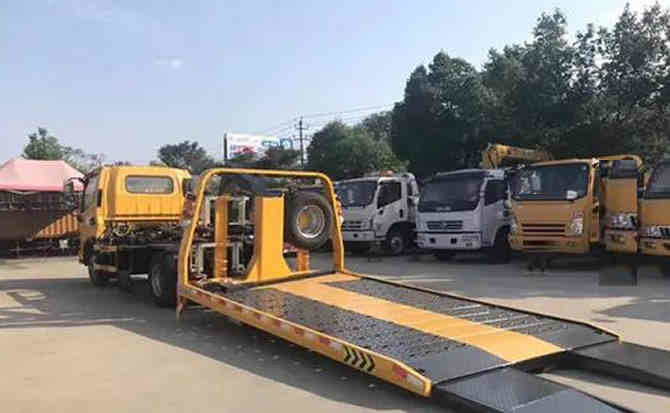 且末汽车中途维修案例