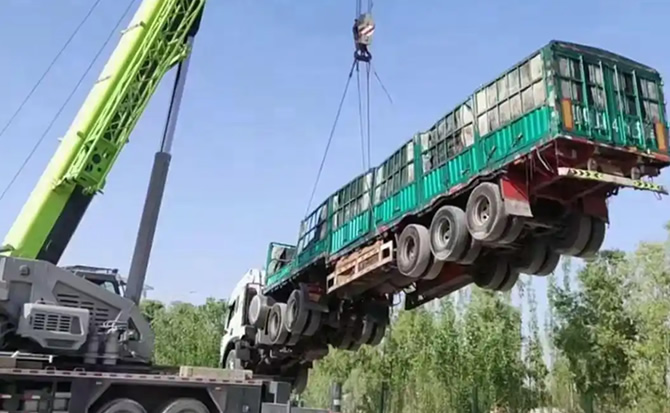 且末道路脱困救援案例